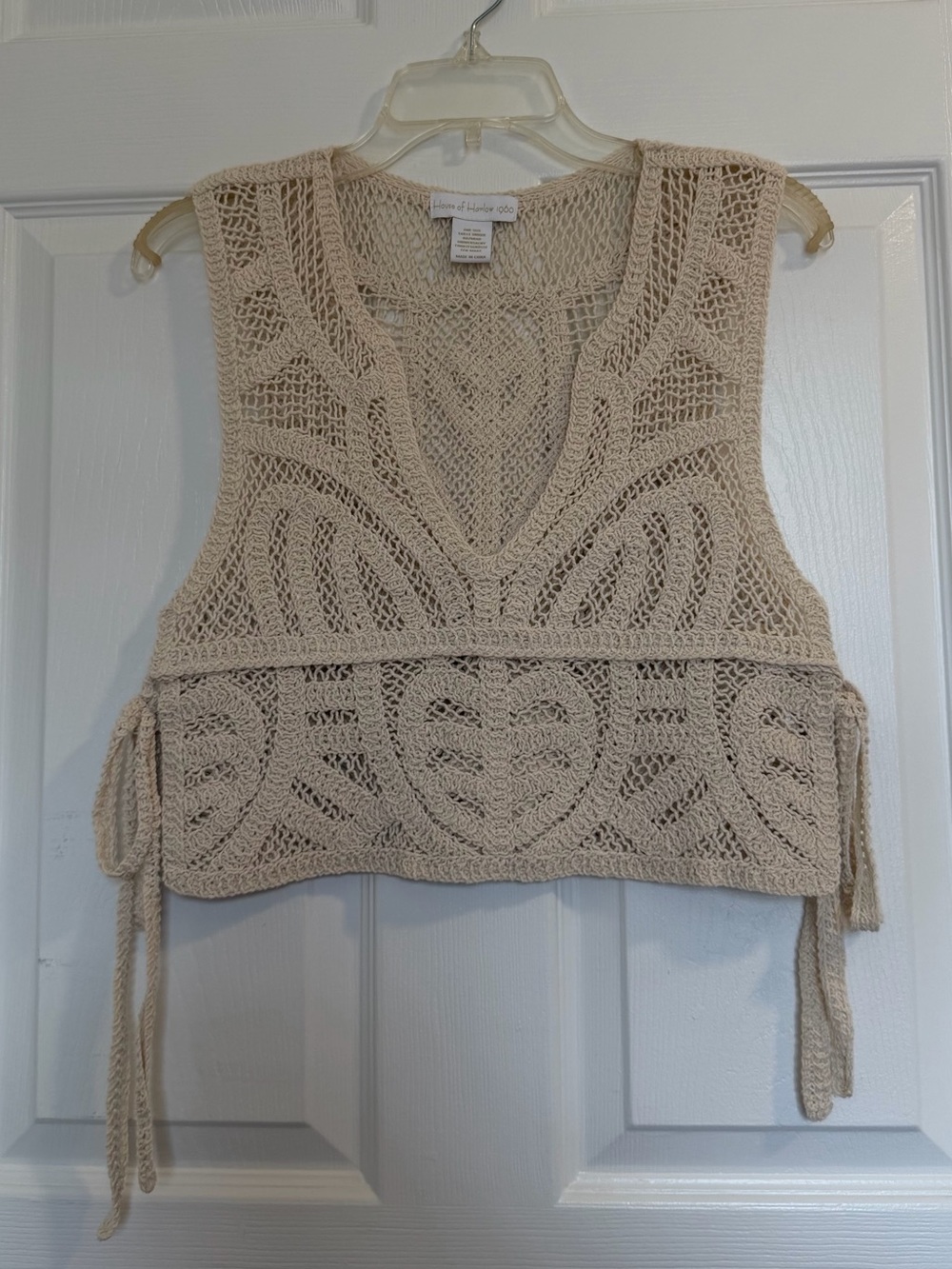 House of Harlow 1960 Crochet V-Neck Sleeveless Sweater Vest - Cream